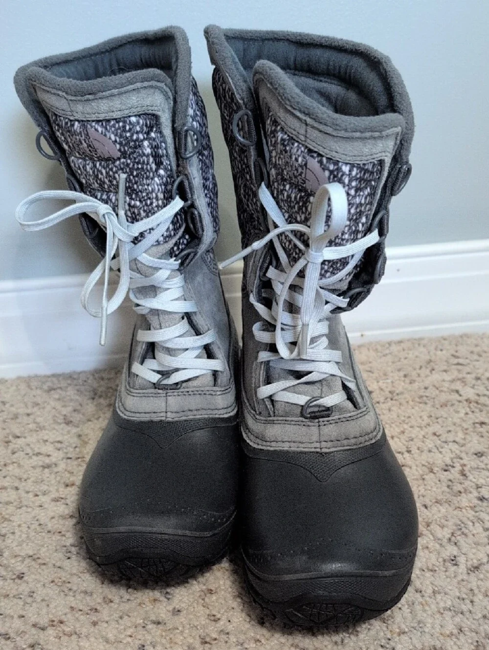 The North Face Women's Mid Thermoball  Insulated Winter Boot Size 7